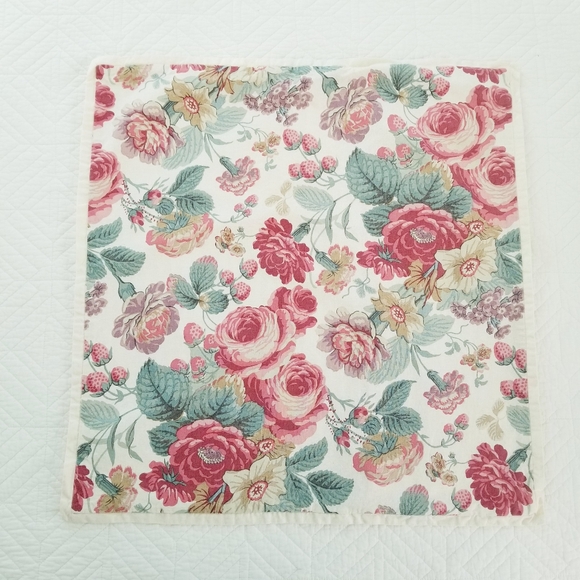 Two Pottery Barn Roses Floral Linen Blend Elia 26" Euro Shams Cottage Country - Picture 2 of 4